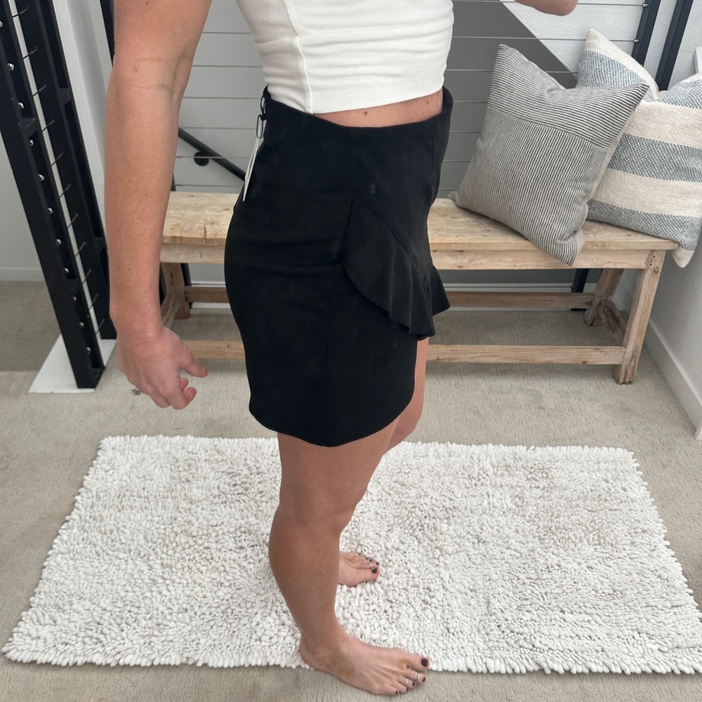 Steve Madden Black Faux Suede Ruffle Mini Skirt Festival Chic | Size 2 - Picture 5 of 10